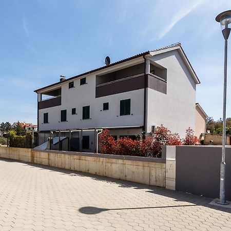 Apartment Adria 3 Malinska Exterior photo