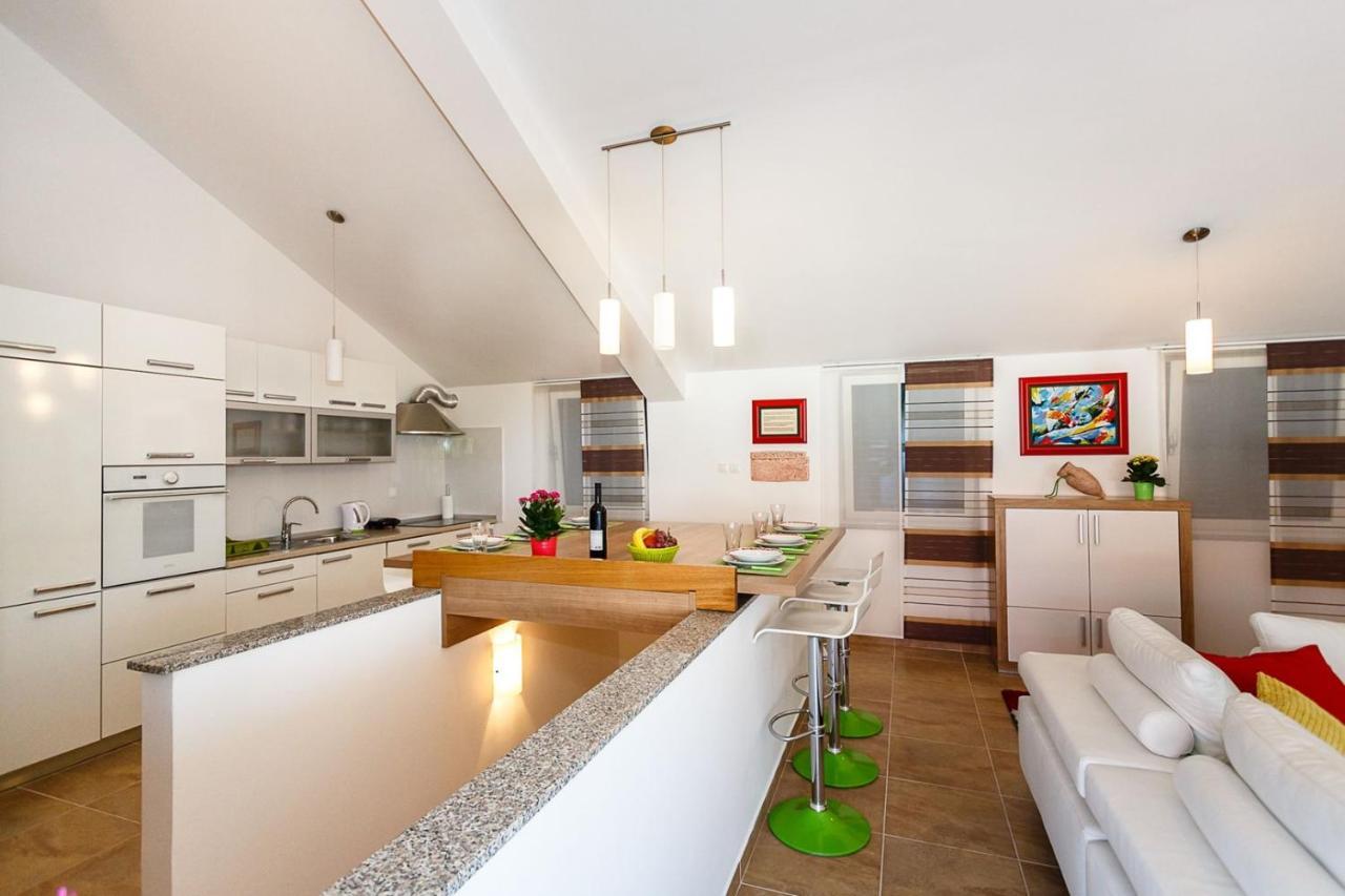 Apartment Adria 3 Malinska Exterior photo