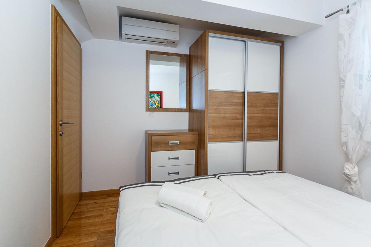 Apartment Adria 3 Malinska Exterior photo